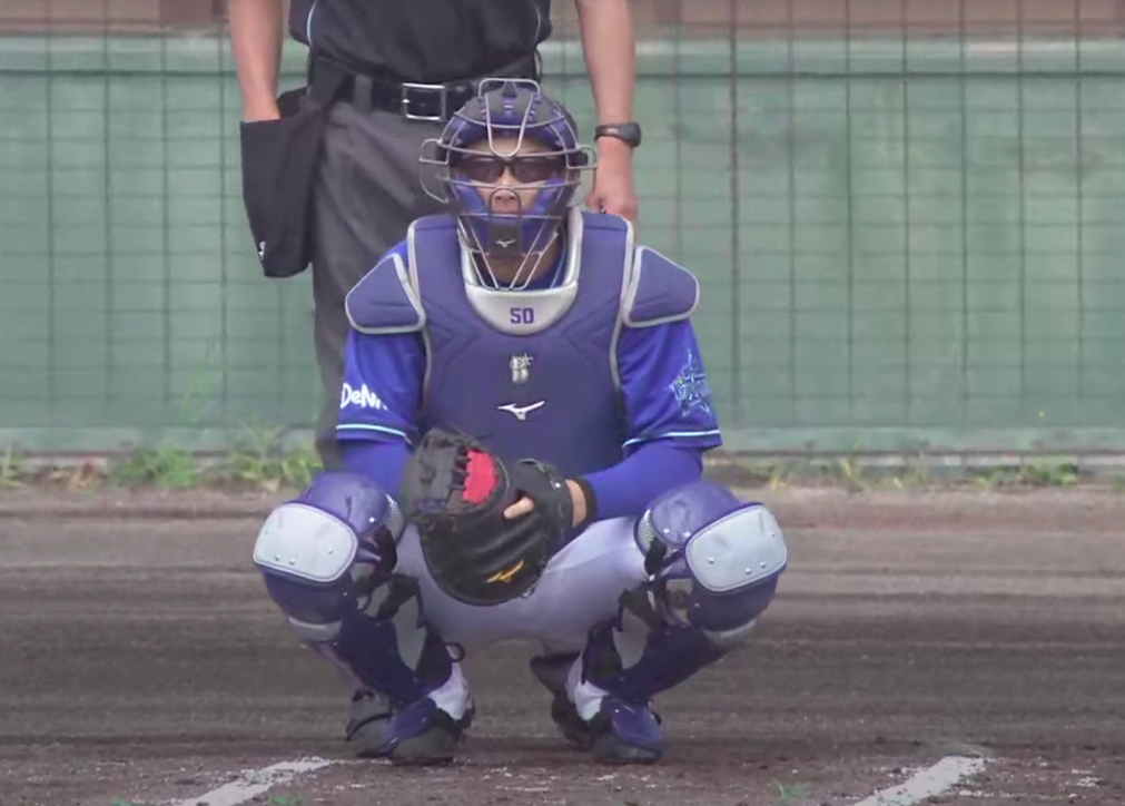 21年レディースファッション福袋 デサント Denaの伊藤光捕手 スパイク シューズ